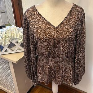 1.State animal print V neckline long sheer sleeves blouse Size L New